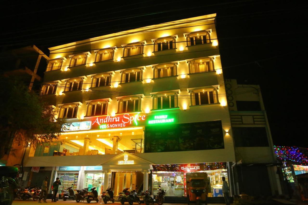 Hotel Vsr Grand Madanapalle Esterno foto