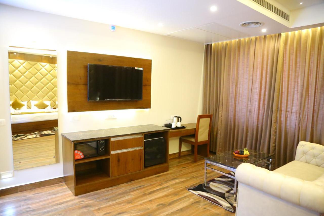 Hotel Vsr Grand Madanapalle Esterno foto