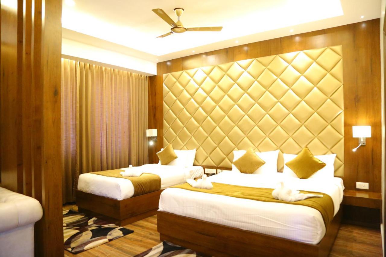 Hotel Vsr Grand Madanapalle Esterno foto