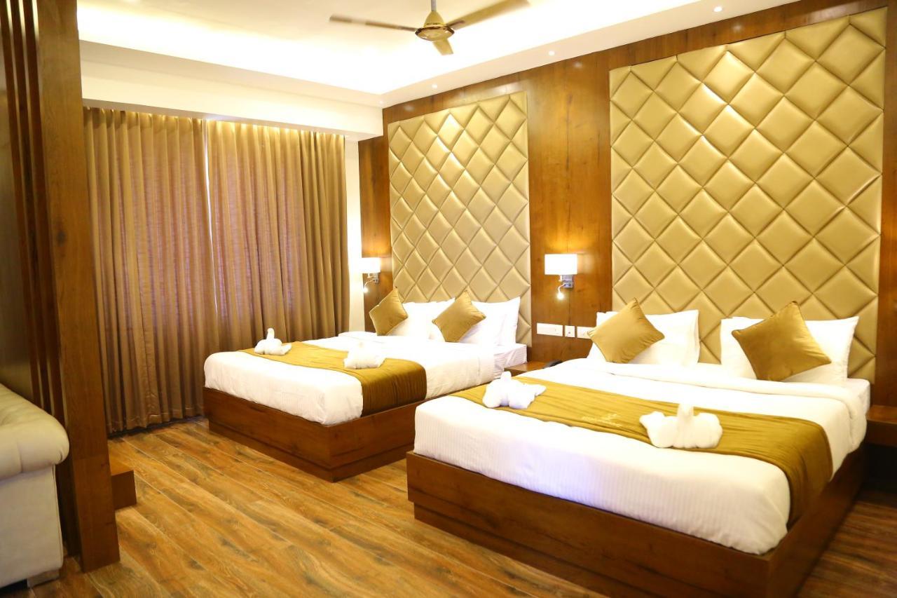 Hotel Vsr Grand Madanapalle Esterno foto