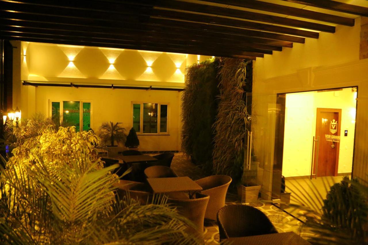 Hotel Vsr Grand Madanapalle Esterno foto